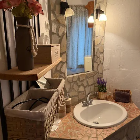 Wellness Soba Skriti Raj בית הארחה בנובצי